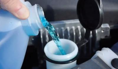 卡罗拉玻璃水加哪里