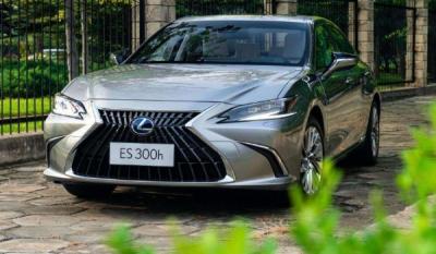 雷克萨斯es300h新款价格 雷克萨斯ES最新款落地价多少(大概33.15万元起)