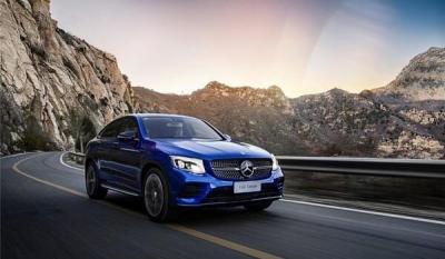 奔驰glc轿跑suv2021款 内饰配置丰富/动力配置优秀（官方售价为46.08-59.88万元）