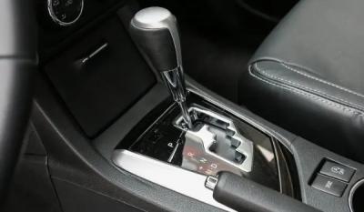 卡罗拉是什么变速箱 采用三种变速箱(E-CVT/CVT/6MT)