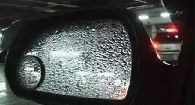 后视镜有雨水看不清楚怎么办,安全驾驶最重要
